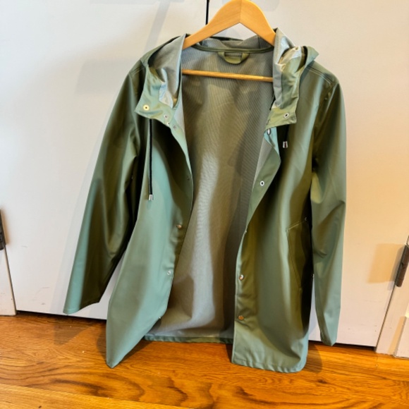 Stutterheim Green Raincoat - Picture 2 of 14